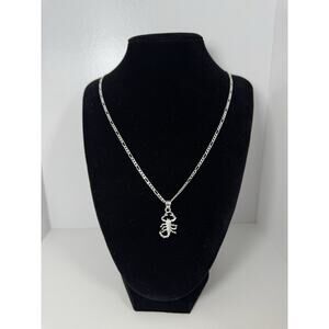 Cadena figaro con dije de escorpión plata 925 - 23 inch